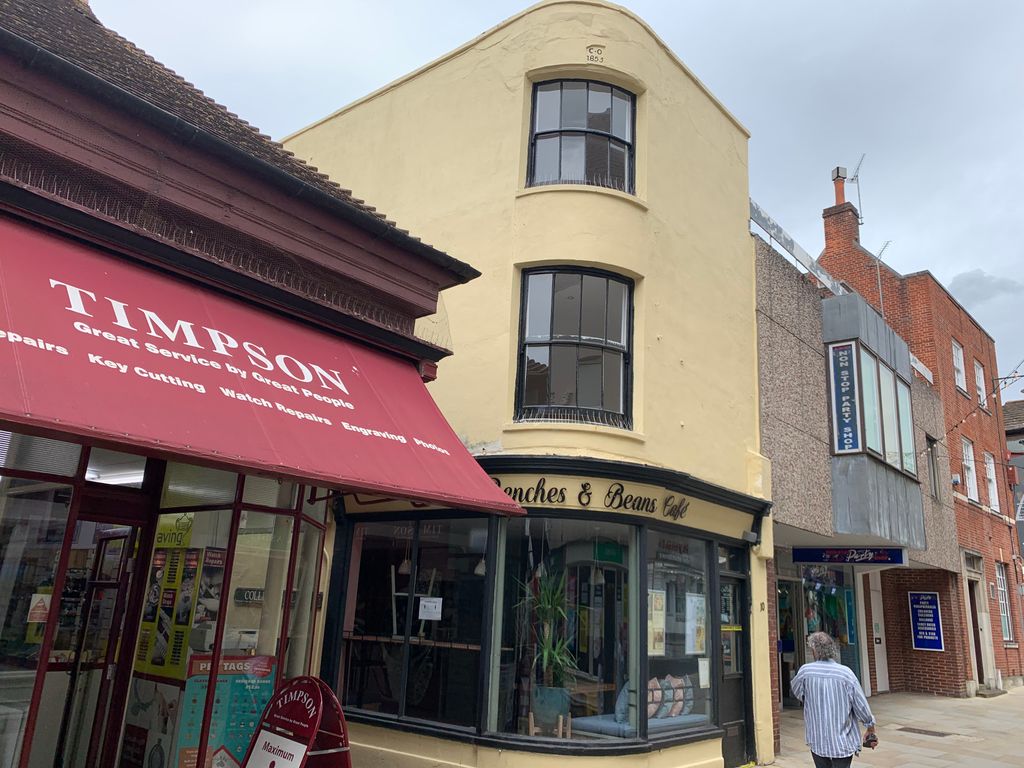 Office to let in Middle Street, Horsham RH12, £6,000 pa