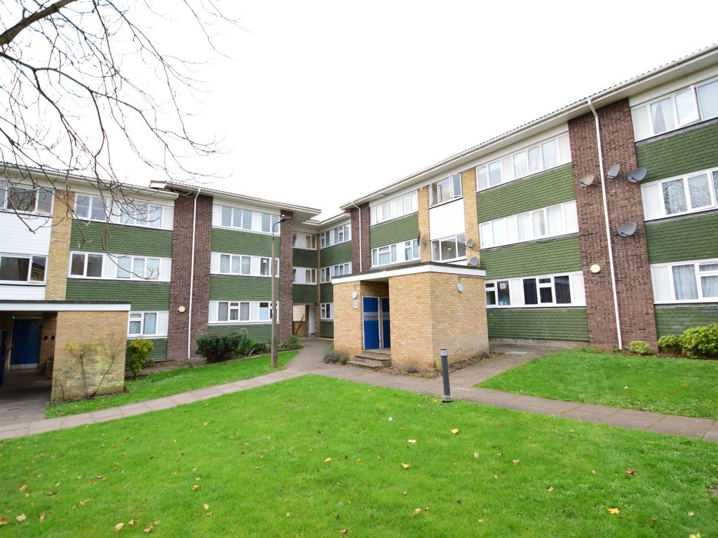 1 bed flat for sale in Barnhill Road, Wembley HA9, £250,000