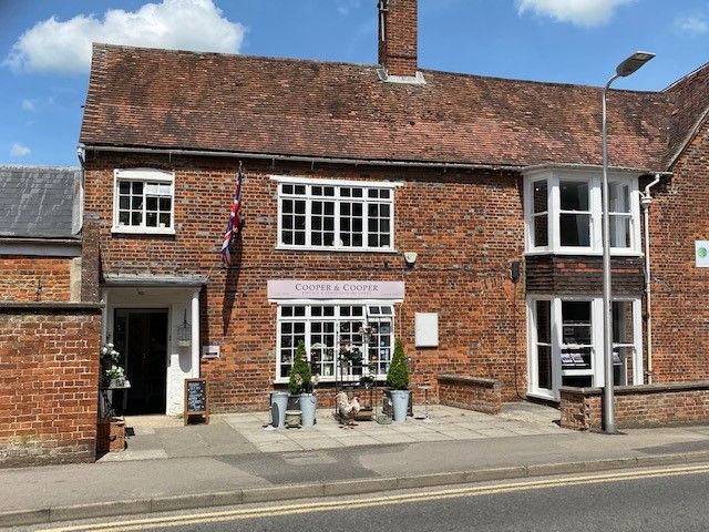 Office to let in 19 High Street, Hungerford RG17, £10,000 pa
