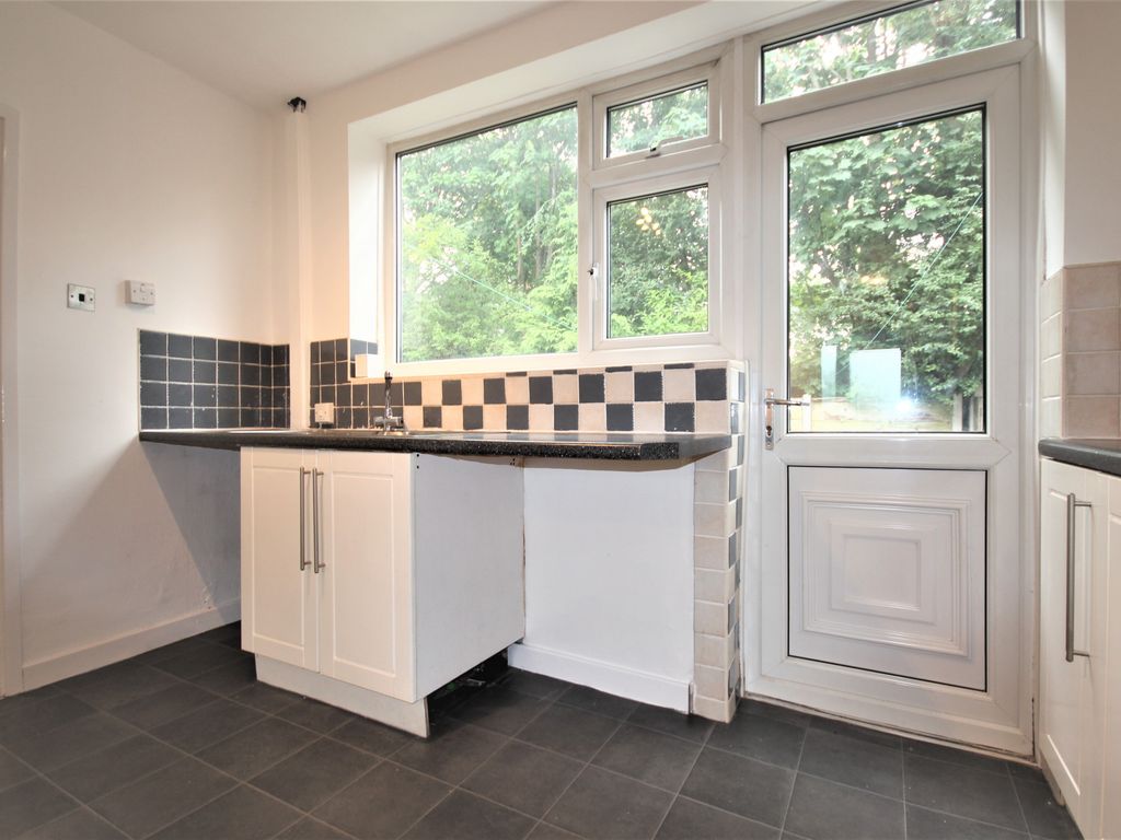 3 bed terraced house to rent in Bridgewater Close, Cheadle, Cheshire SK8, £1,150 pcm