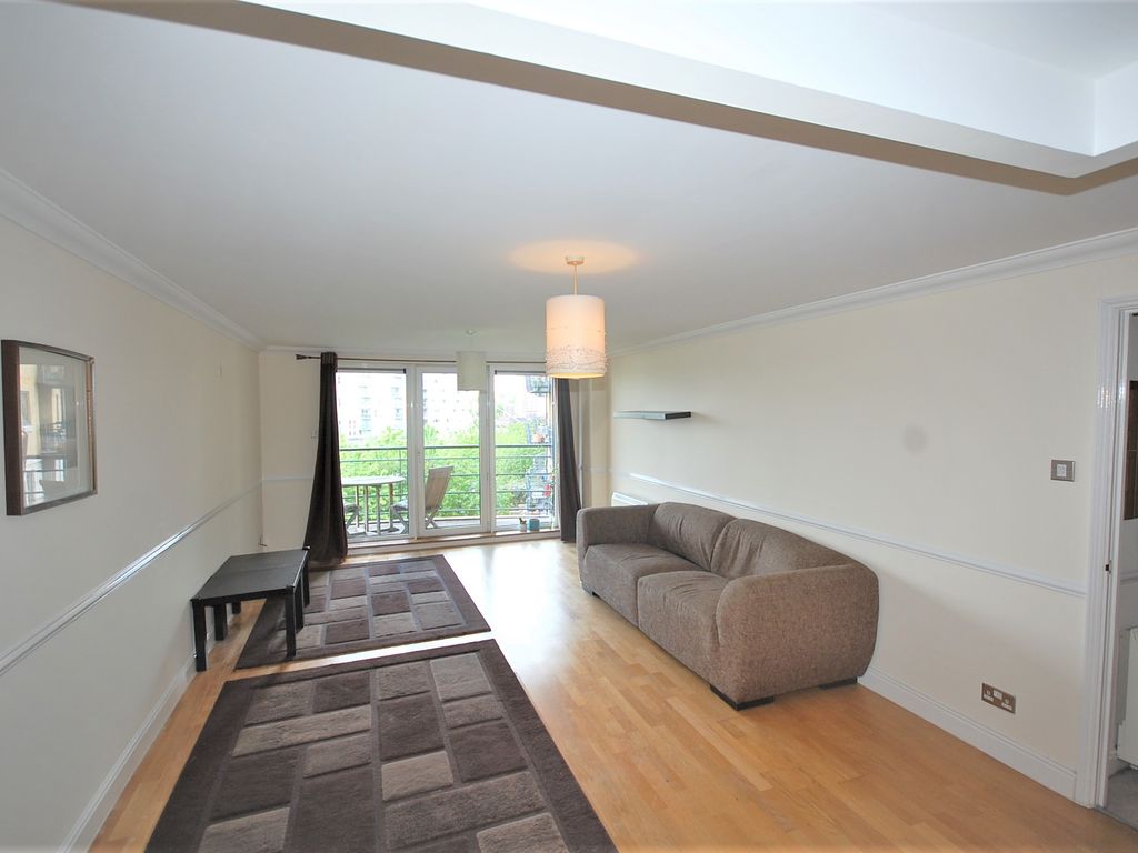 2 bed flat to rent in Glaisher Street, London SE8, £2,200 pcm