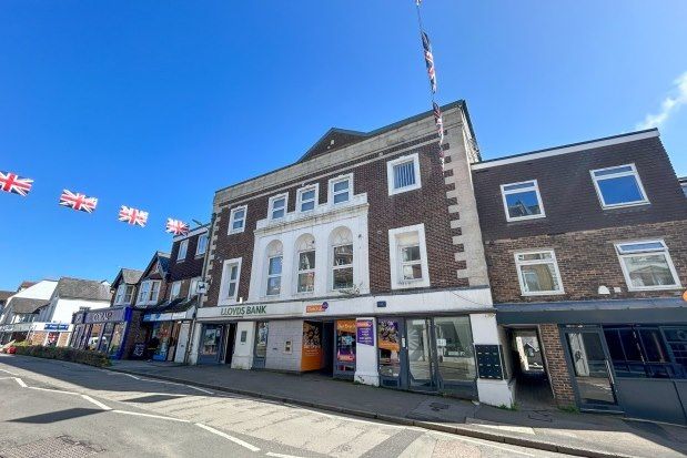 1 bed flat to rent in The Regent, Crowborough TN6, £1,200 pcm