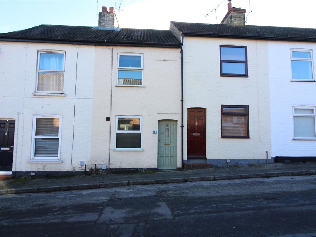 2 bed terraced house to rent in Milton Road, Dunton Green, Sevenoaks TN13, £1,360 pcm