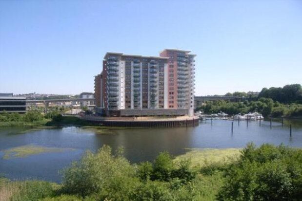 2 bed flat to rent in Watkiss Way, Cardiff CF11, £1,300 pcm