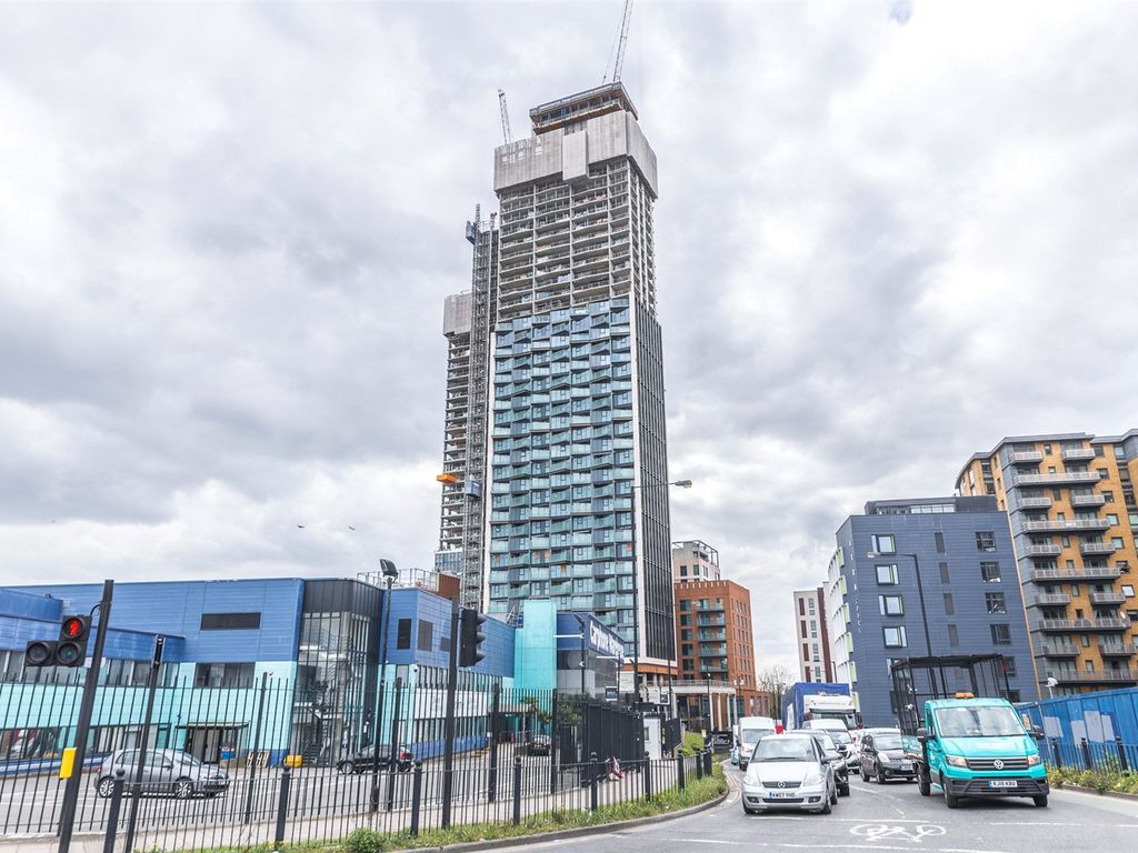 New home, 1 bed flat for sale in One West Point, Portal West W3, £500,000