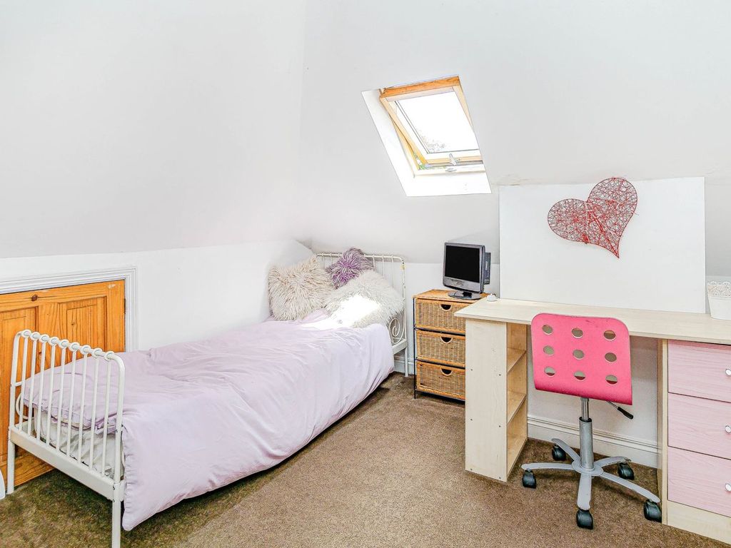 5 bed detached bungalow for sale in Horsham Road, Capel, Dorking RH5, £825,000