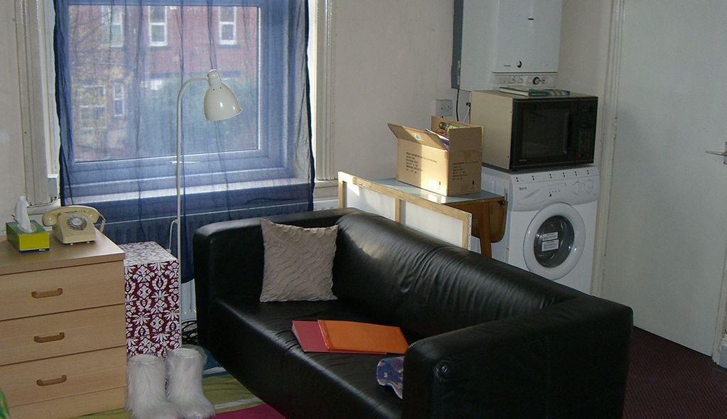 1 bed flat to rent in Woodsley Road, Hyde Park, Leeds LS2, £624 pppm