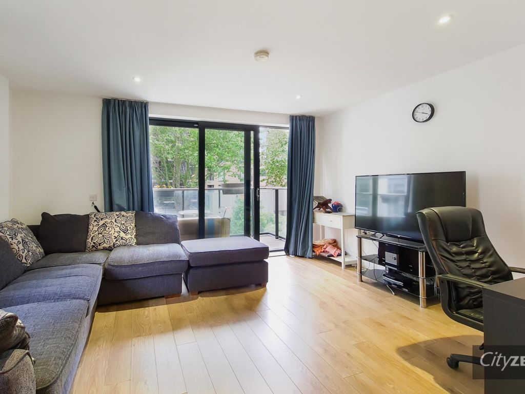 1 bed flat for sale in Chadwick Court, Jonzen Walk, London E14, £379,995
