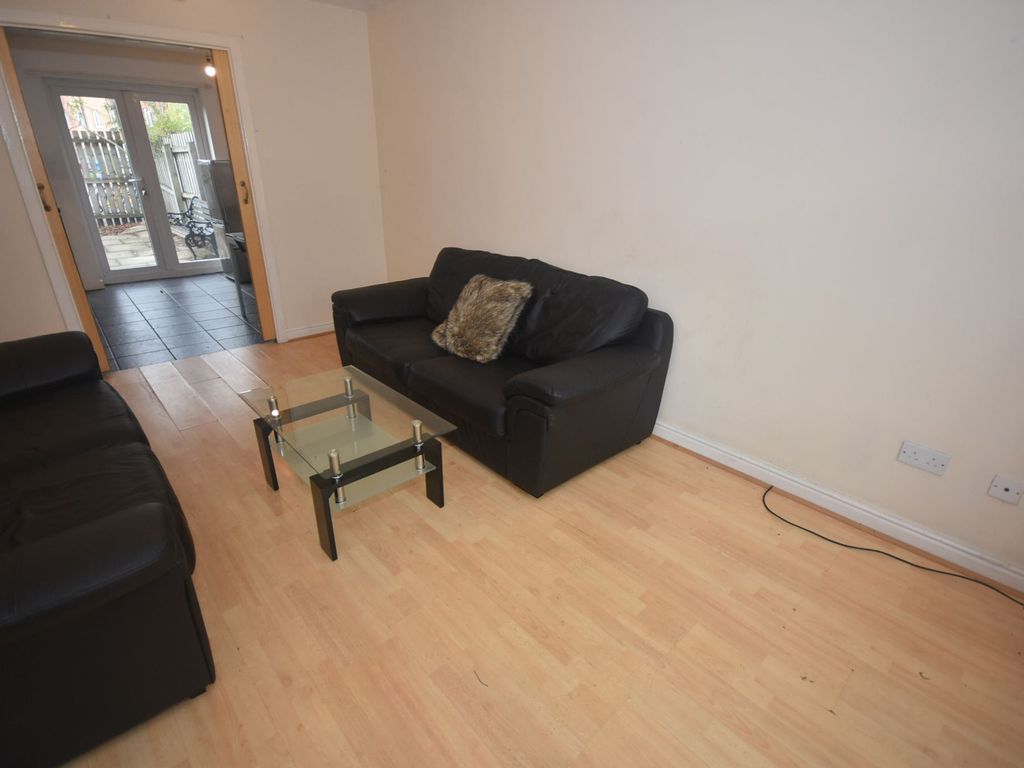 4 bed town house to rent in Chorlton Road, Hulme, Manchester. 4Au. M15, £2,253 pcm