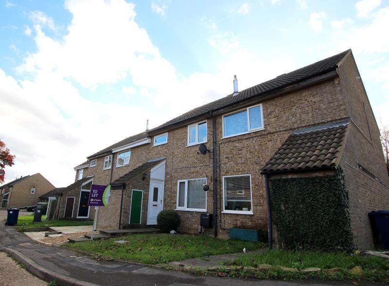 3 bed terraced house to rent in Landsdowne Road, Yaxley, Peterborough PE7, £900 pcm