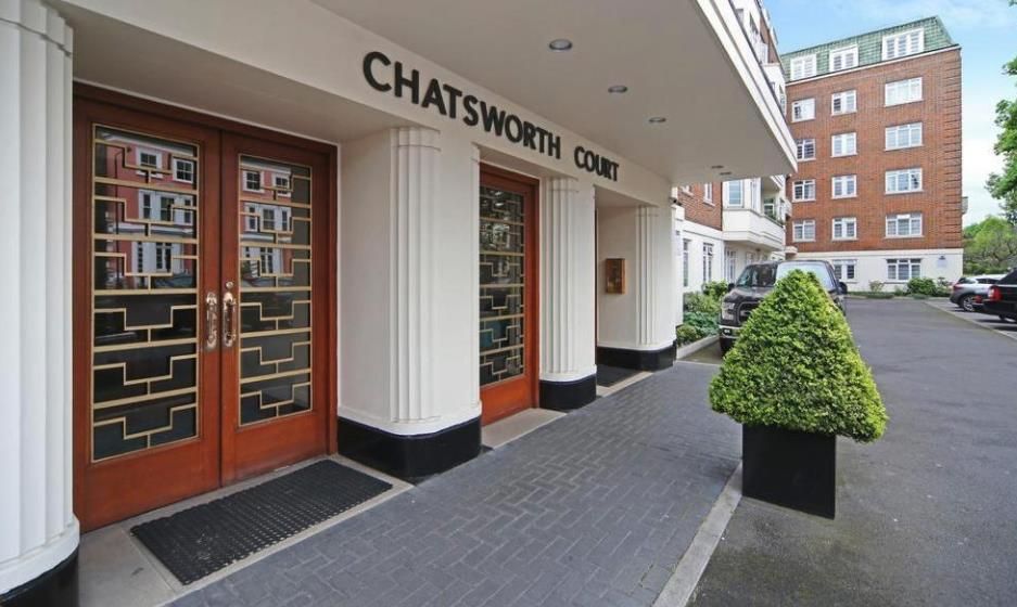 Studio to rent in Chatsworth Court, London W8, £2,210 pcm