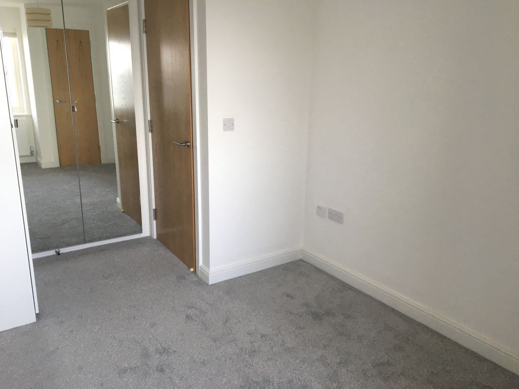1 bed flat to rent in West Promenade, Rhos On Sea LL28, £825 pcm