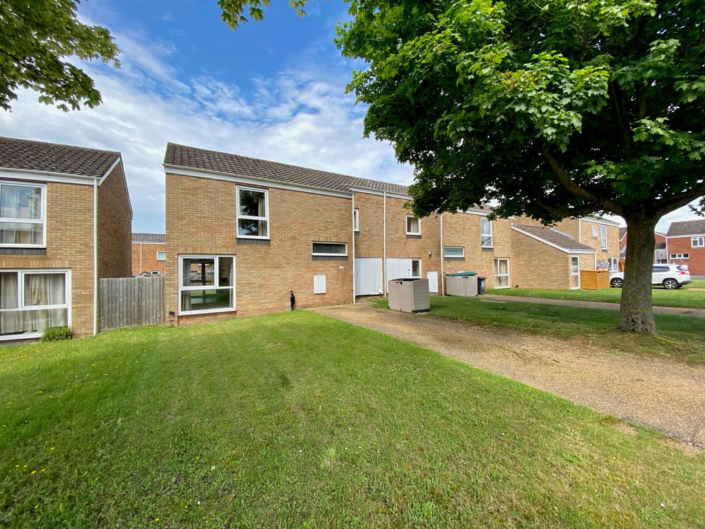 3 bed property to rent in Chestnut Way, RAF Lakenheath, Brandon IP27, £1,380 pcm