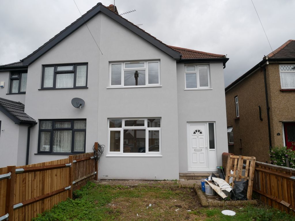 3 bed semi-detached house to rent in Elers Road, Hayes UB3, £2,000 pcm