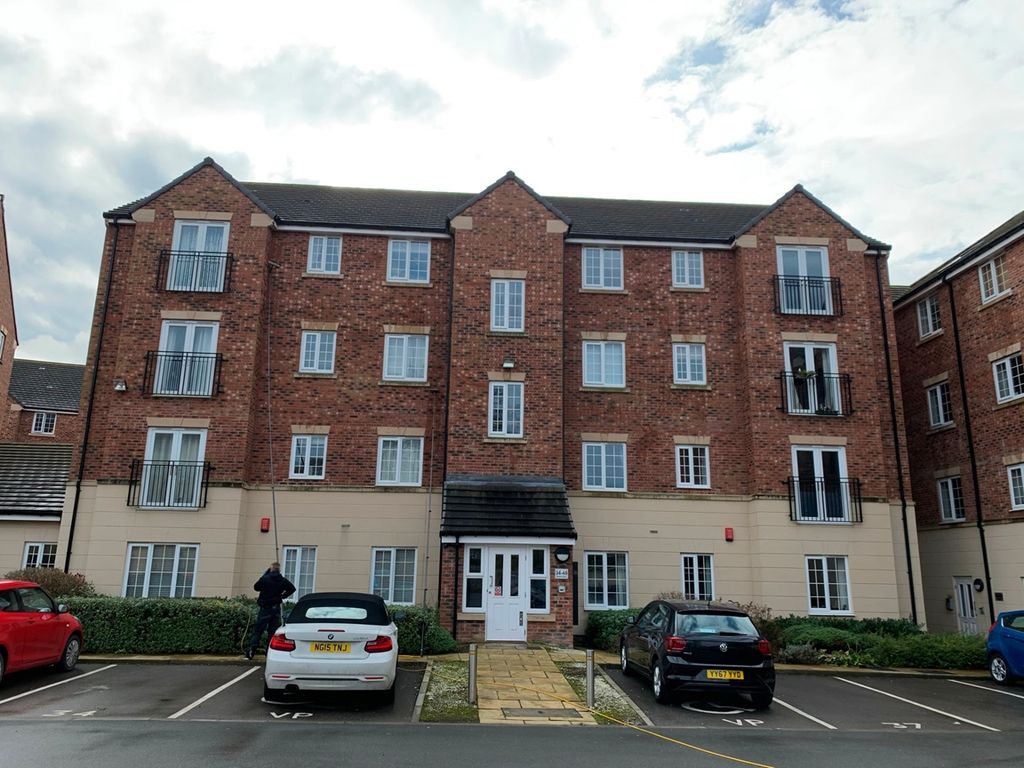 2 bed flat to rent in College Court, York YO24, £1,000 pcm