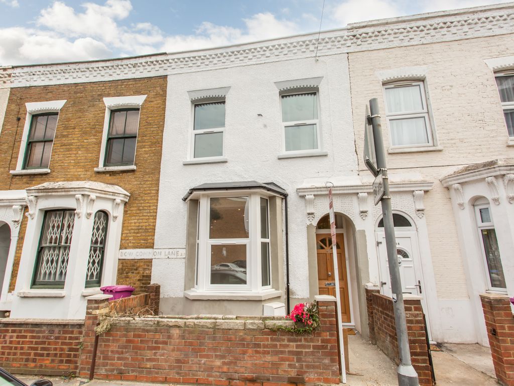 4 bed terraced house to rent in Bow Common Lane, London E3, £4,000 pcm