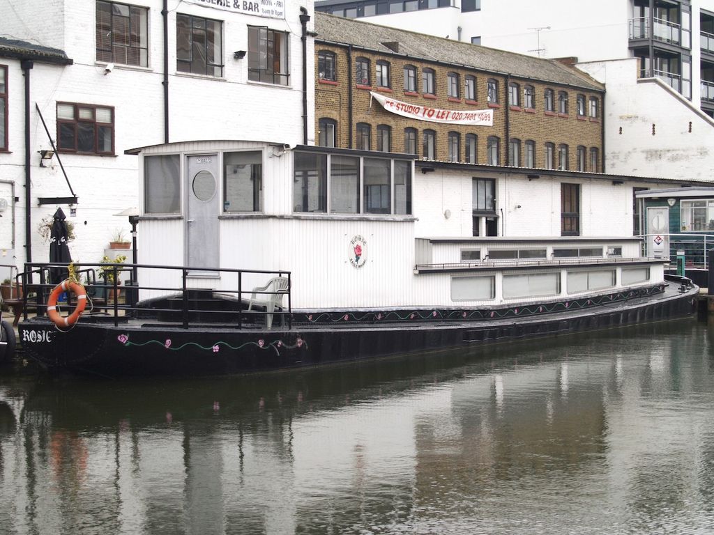 Warehouse to let in Eagle Wharf Road, Islington N1, £41,040 pa
