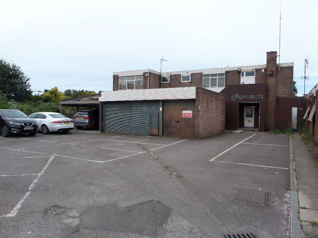 Office to let in Llewellyn's Quay, Port Talbot SA13, £11,340 pa
