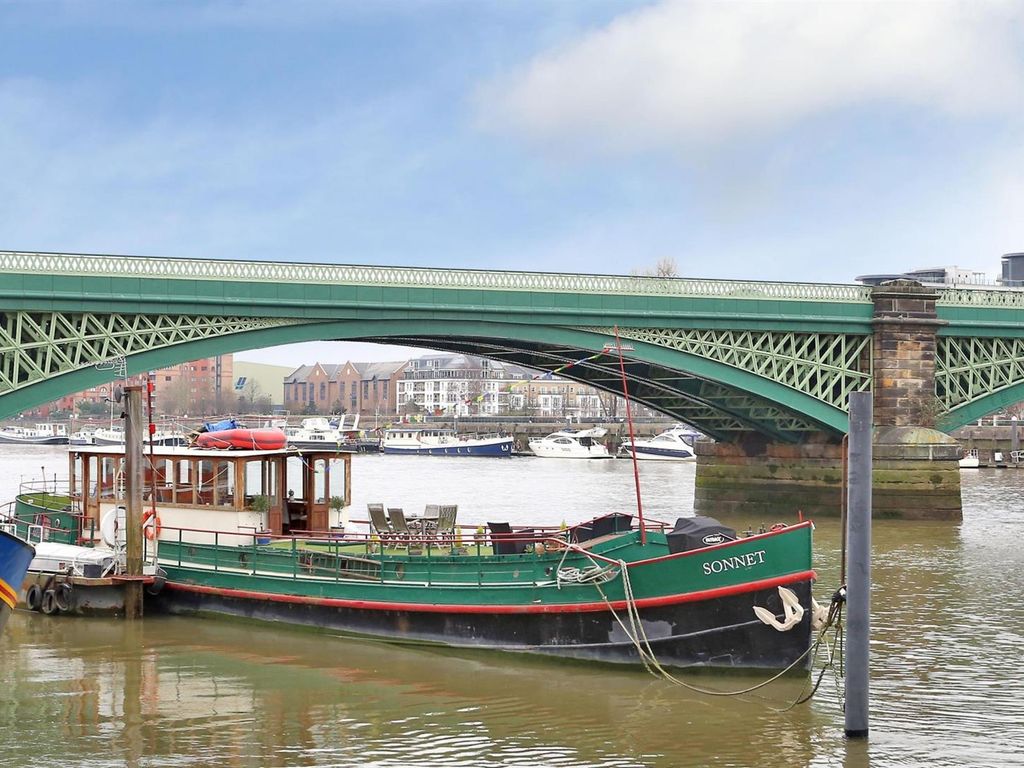 4 bed houseboat for sale in Albion Quay, Battersea SW11, £600,000