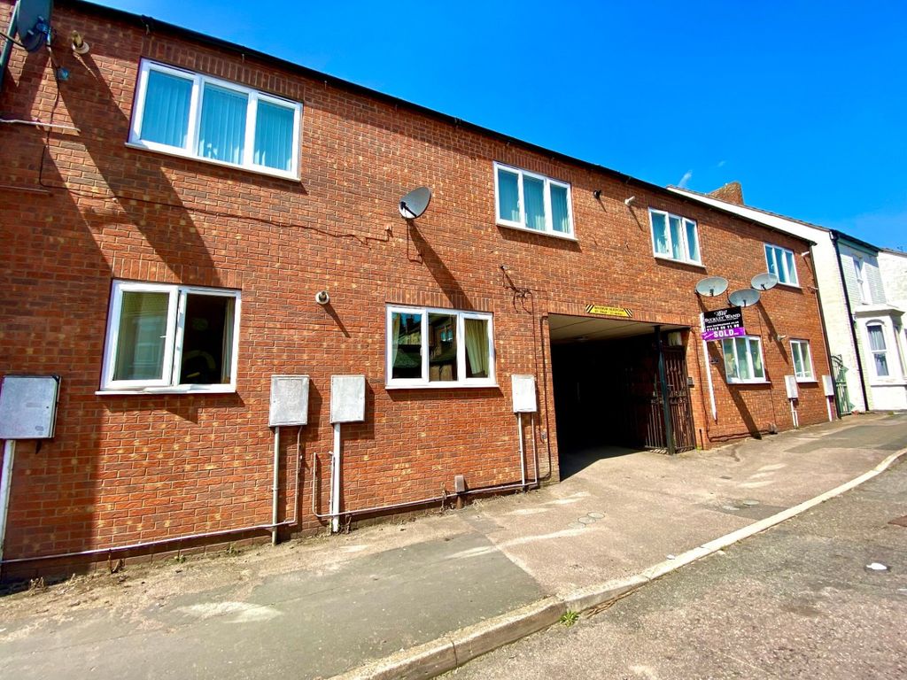 1 bed flat for sale in Palmer Colby House, Dudley Road, Grantham, Lincolnshire NG31, £87,499