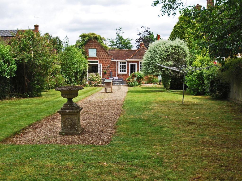 4 bed bungalow for sale in Sandelswood End, Beaconsfield, Buckinghamshire HP9, £1,225,000