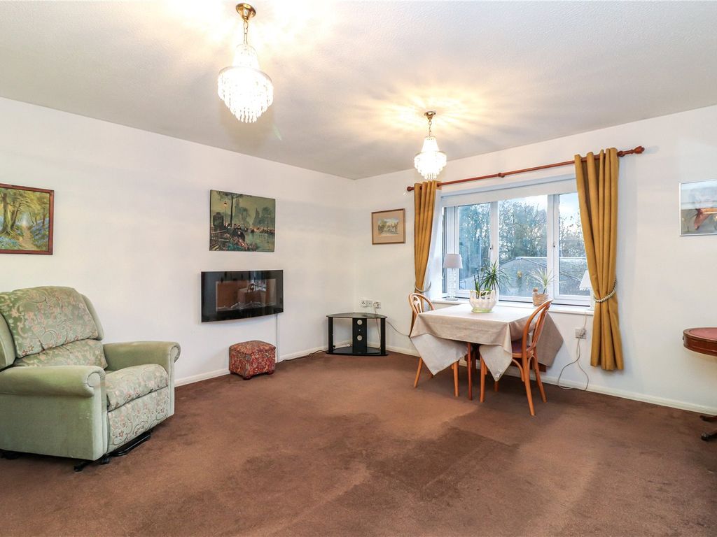 1 bed flat for sale in The Grange, High Street, Abbots Langley WD5, £155,000