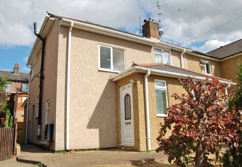 3 bed semi-detached house to rent in Brockhurst Road, Chesham, Buckinghamshire HP5, £1,650 pcm