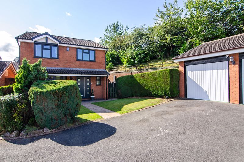4 bed detached house for sale in Boulton Close, Hunslet, Burntwood WS7, £499,950