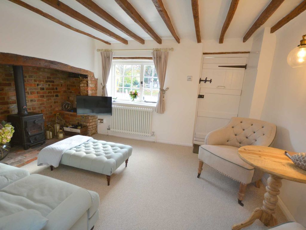 1 bed cottage to rent in Little Missenden, Amersham HP7, £1,700 pcm