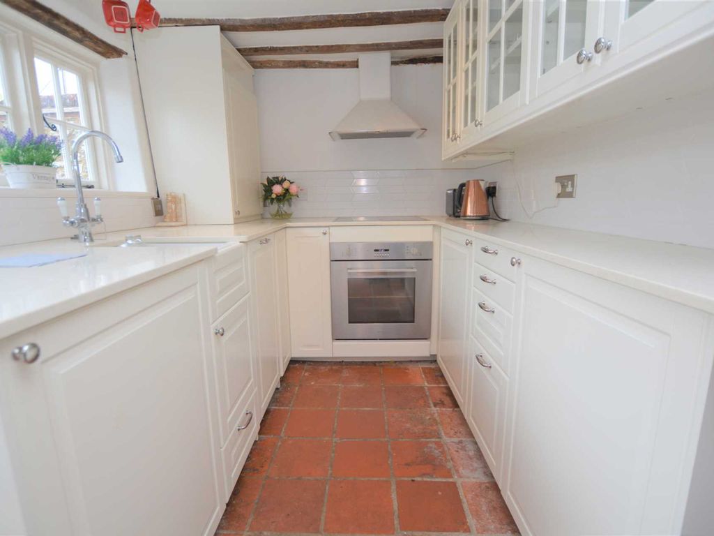 1 bed cottage to rent in Little Missenden, Amersham HP7, £1,700 pcm