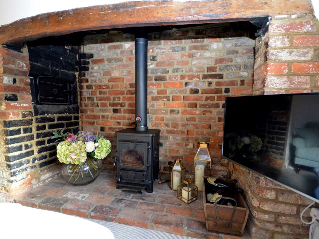 1 bed cottage to rent in Little Missenden, Amersham HP7, £1,700 pcm