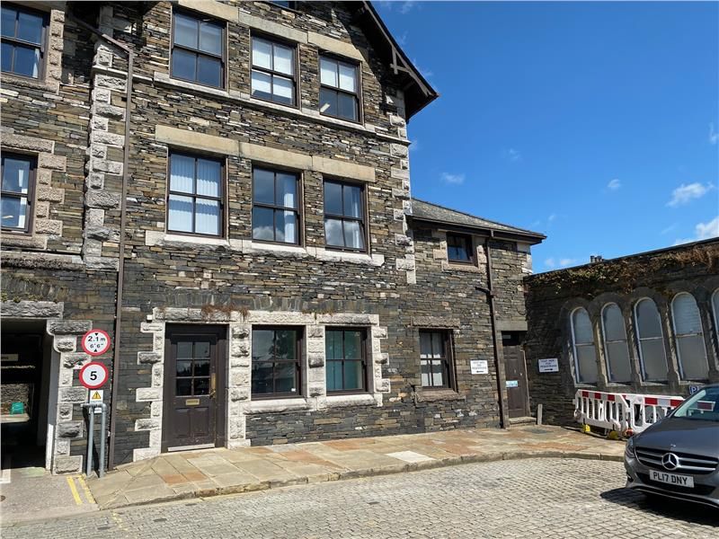 Retail premises to let in Station House, Station Road, Kendal, Cumbria LA9, £15,000 pa