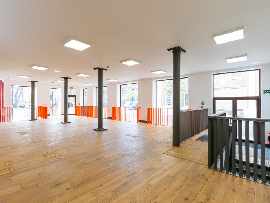 Office to let in Goswell Road, London EC1V, £72,675 pa