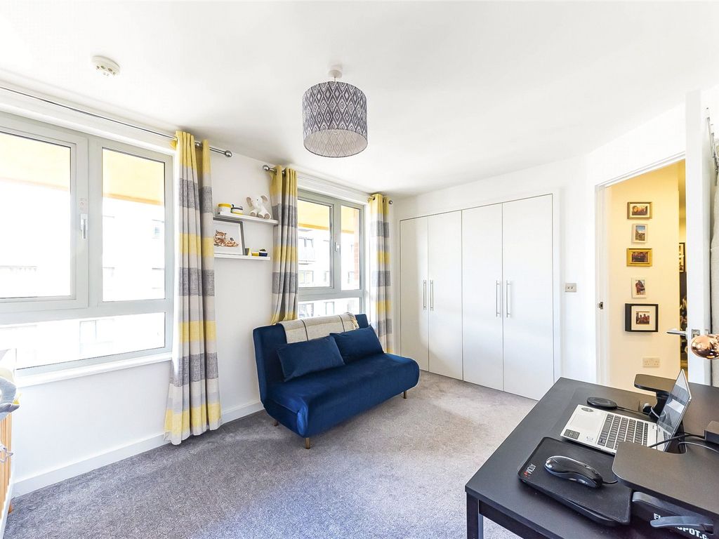 2 bed flat for sale in Eden Grove, Islington, London N7, £600,000