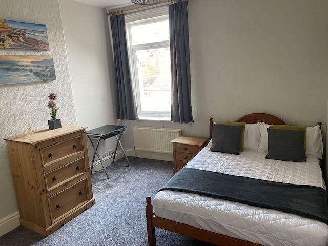 Room to rent in Room 1, 4 St Vincent Avenue, Doncaster DN1, £390 pcm