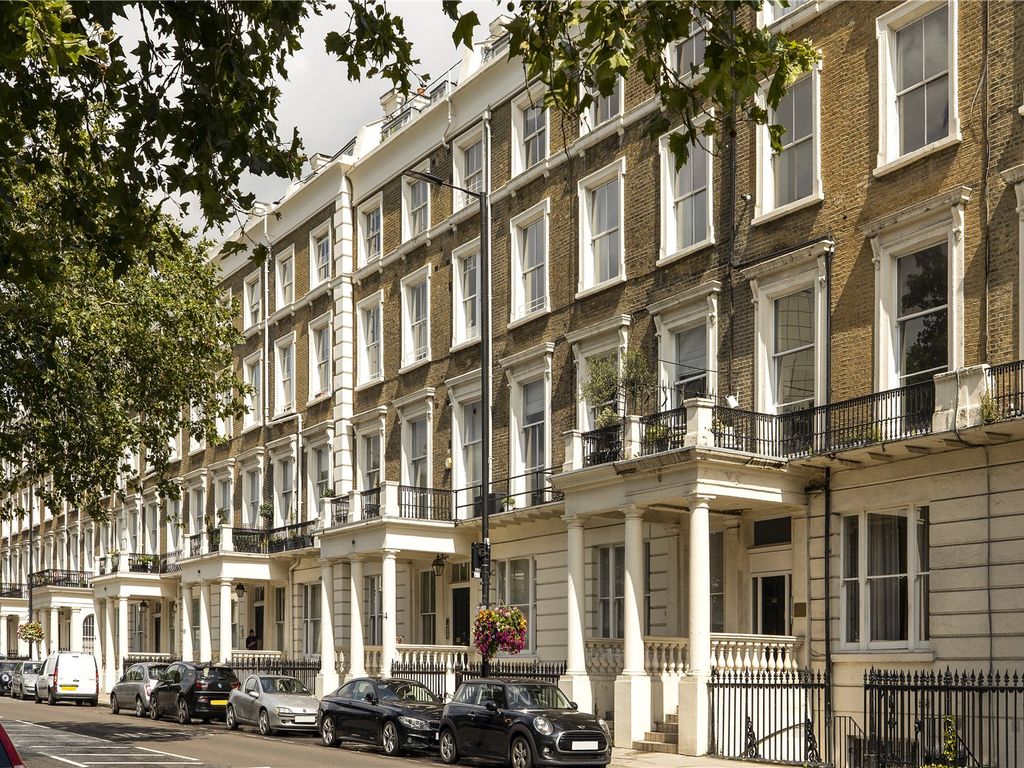 1 bed flat for sale in Gloucester Terrace, Bayswater W2, £995,000