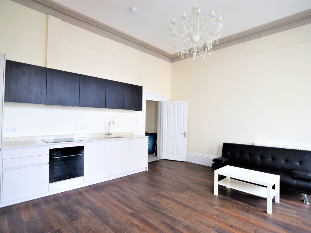 2 bed flat to rent in Eaton Place, Brighton BN2, £2,250 pcm