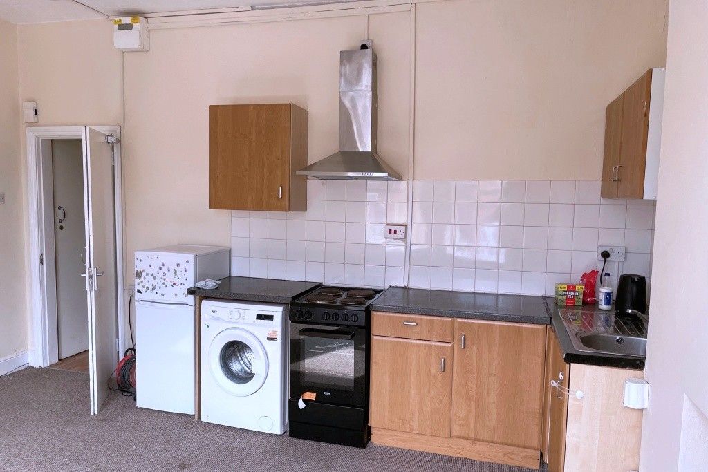 1 bed flat to rent in Yardley Road, Acocks Green B27, £600 pcm