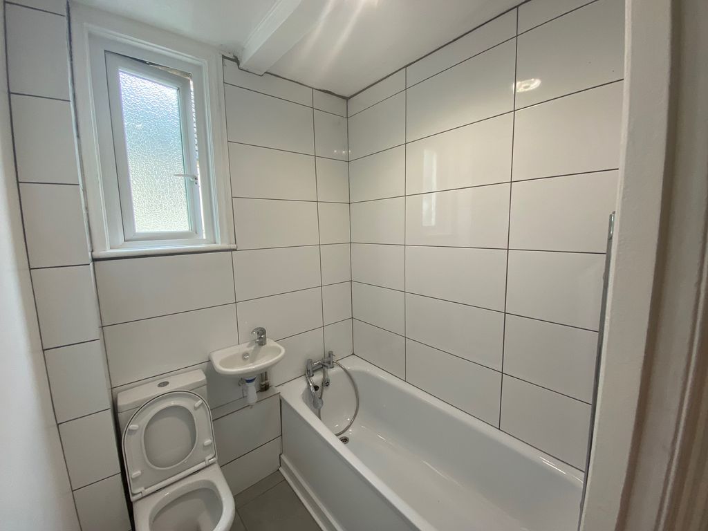 1 bed flat to rent in New Church Rd, Hove BN3, £1,050 pcm