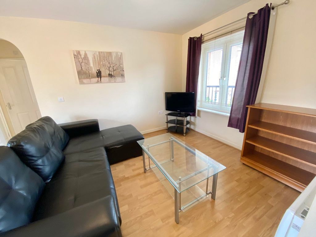 1 bed flat to rent in Gabriel Court, Hunslet, Leeds LS10, £750 pcm