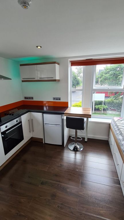 Room to rent in Thornhill Crescent, Sunderland SR2, £598 pcm