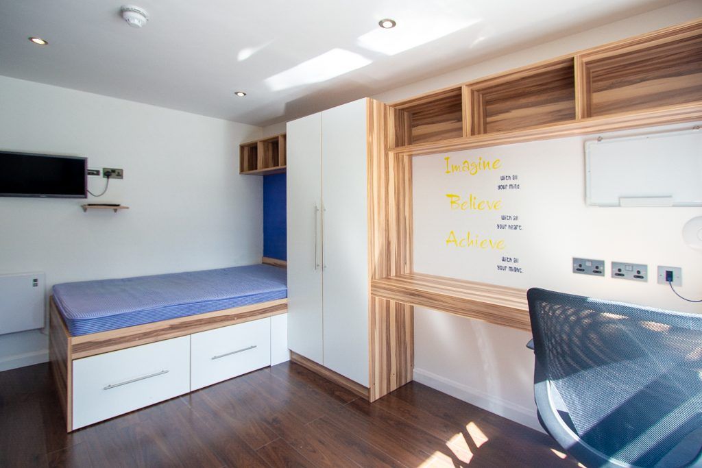 Room to rent in Thornhill Crescent, Sunderland SR2, £602 pcm
