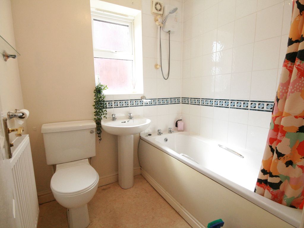 3 bed semi-detached house to rent in St. Andrews Avenue, Crewe CW2, £925 pcm