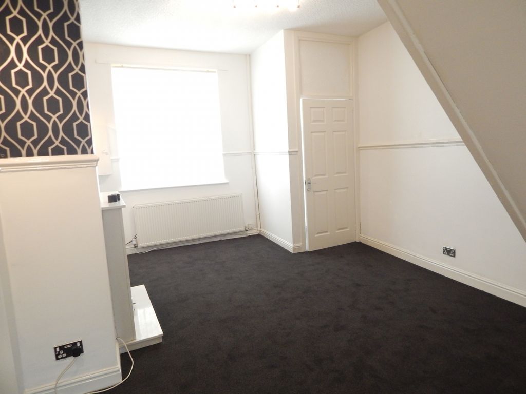 2 bed terraced house to rent in Liverpool Road, Platt Bridge, Wigan WN2, £675 pcm