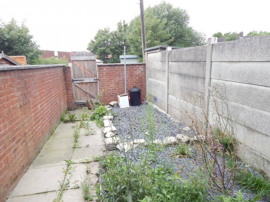 2 bed terraced house to rent in Liverpool Road, Platt Bridge, Wigan WN2, £675 pcm
