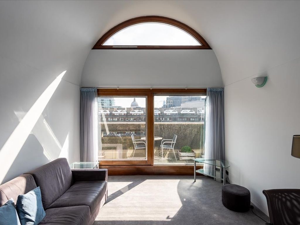 1 bed flat for sale in Defoe House, Barbican, London EC2Y, £795,000