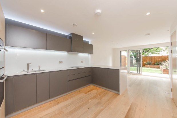 4 bed town house to rent in Sir Alexander Close, London W3, £3,750 pcm