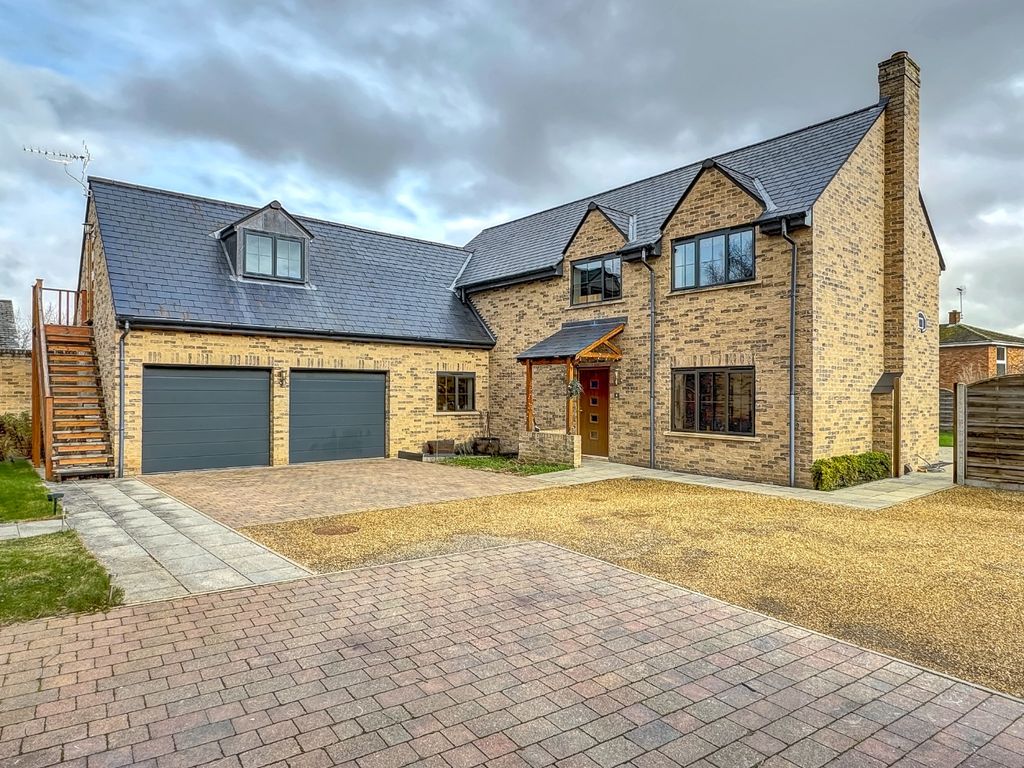 4 bed detached house for sale in Badcock Road, Haslingfield, Cambridge CB23, £925,000