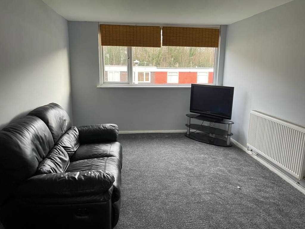1 bed flat to rent in Dee Court, Woolton, Liverpool L25, £625 pcm