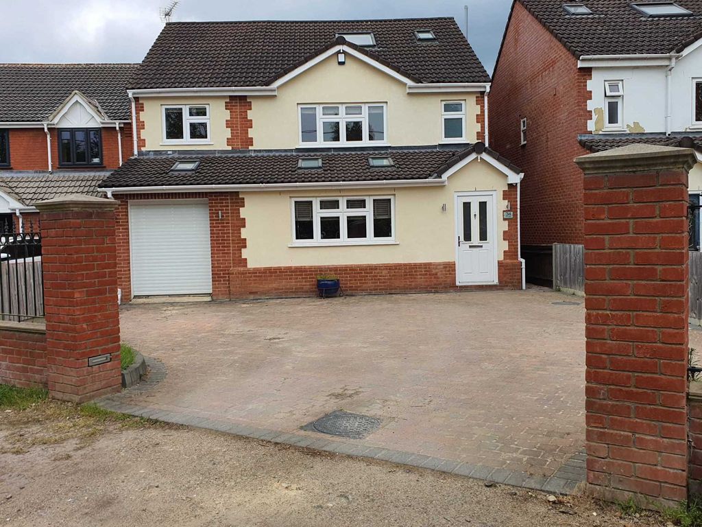 5 bed detached house to rent in Park Walk, Purley On Thames RG8, £2,995 pcm